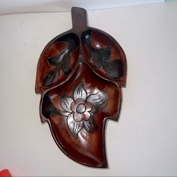 Wood Carved Leaf Design Serving Dish for Snacks Vintage Aruba Road Runner Floral - Picture 1 of 13